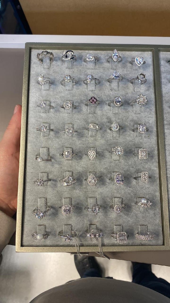 Assorted classic stamped 925 sterling silver rings